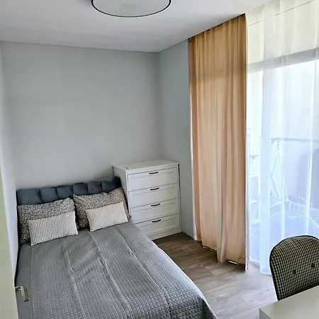 3 2 Beds 1 Sofa-bed With Garden