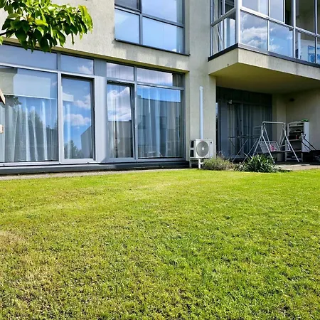 3 2 Beds 1 Sofa-bed With Garden