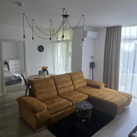 3 2 Beds 1 Sofa-bed With Garden
