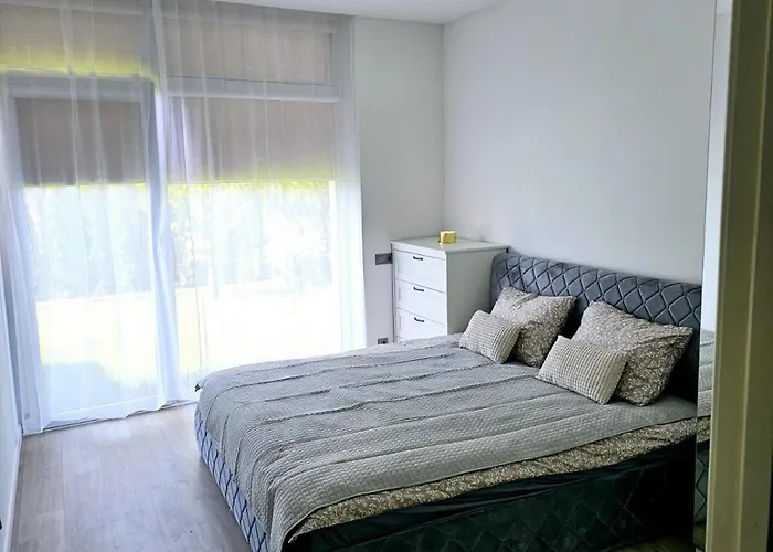 3 2 Beds 1 Sofa-bed With Garden Апартаменты *