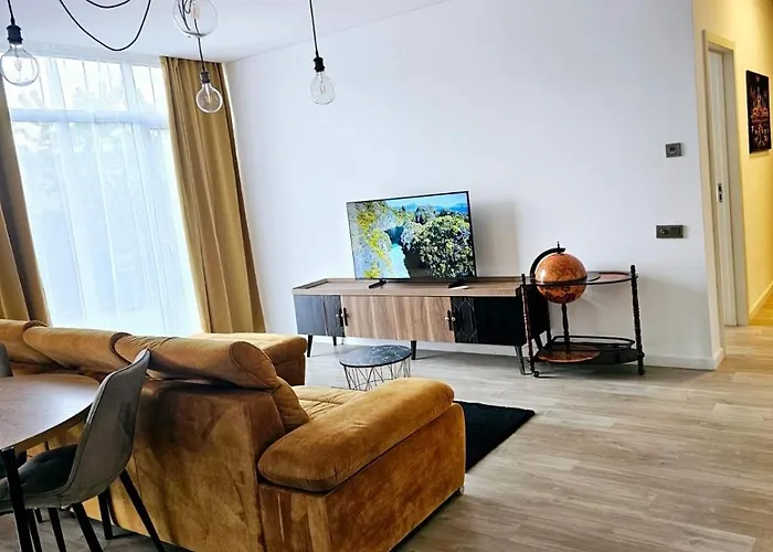 Апартаменты 3 2 Beds 1 Sofa-bed With Garden